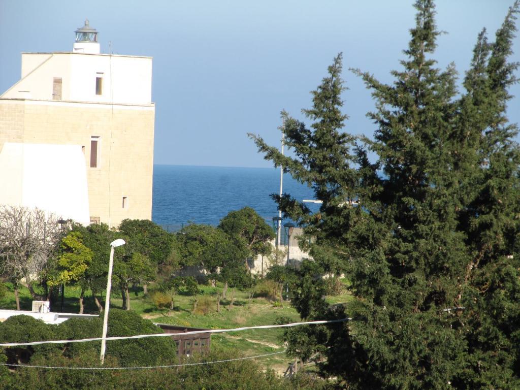 Villa Flora Studios & Apartments Conca Specchiulla Dış mekan fotoğraf