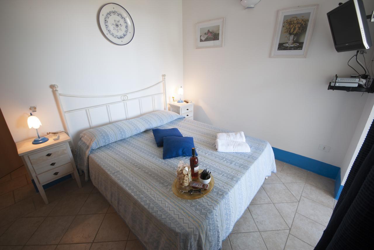Villa Flora Studios & Apartments Conca Specchiulla Dış mekan fotoğraf