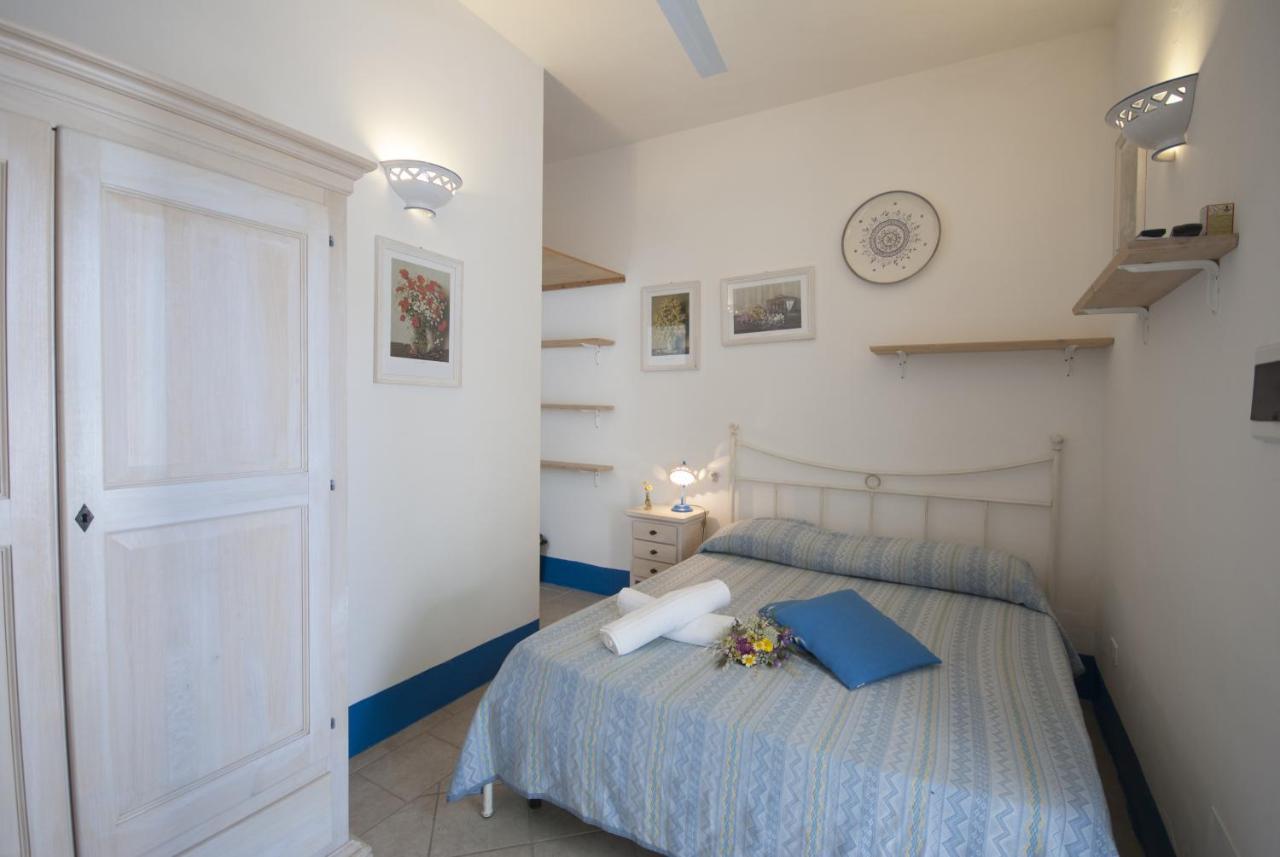 Villa Flora Studios & Apartments Conca Specchiulla Dış mekan fotoğraf