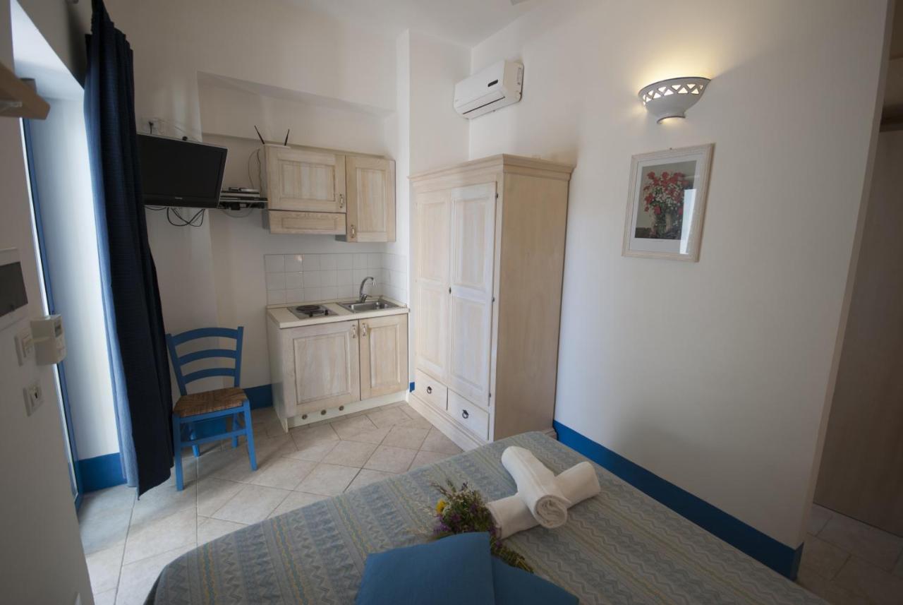 Villa Flora Studios & Apartments Conca Specchiulla Dış mekan fotoğraf